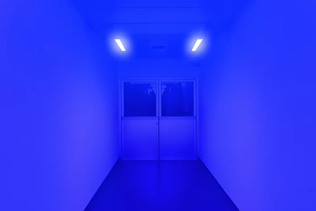 Cleanroom material airlock with blue light